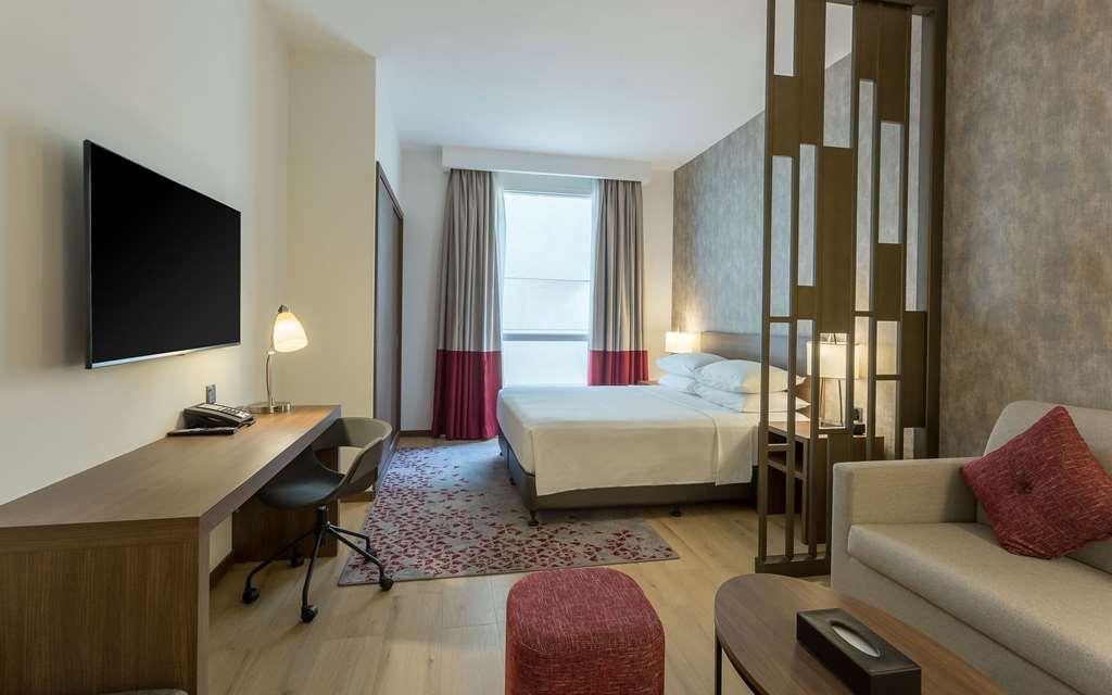 Comfort Hotel Jeddah King Road Стая снимка