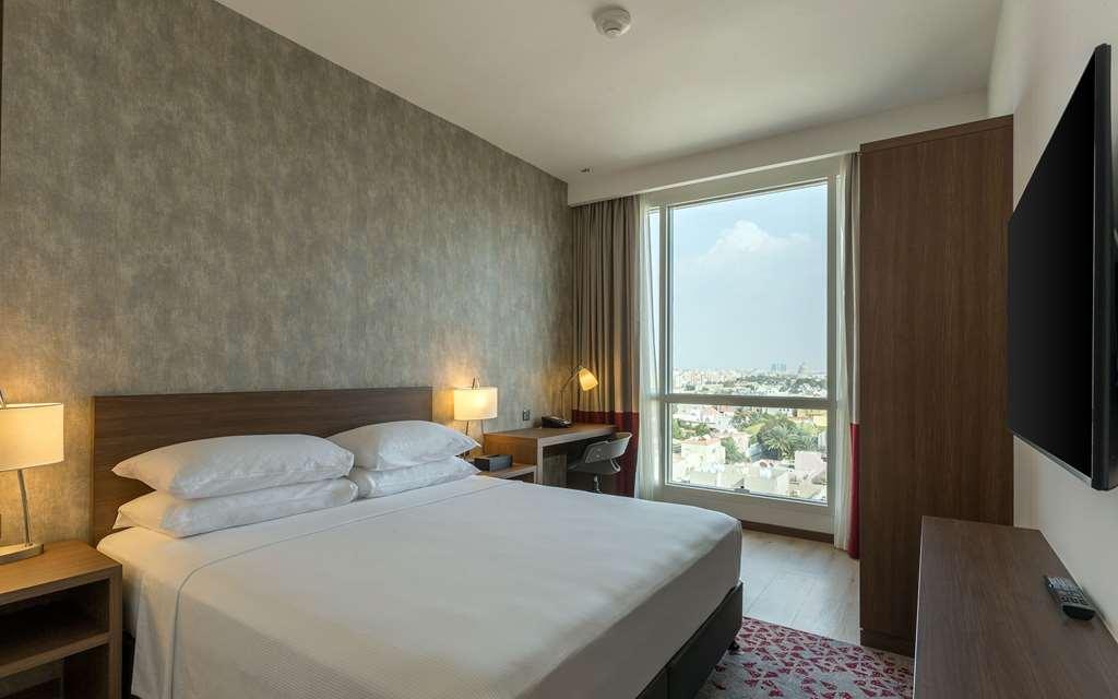 Comfort Hotel Jeddah King Road Стая снимка