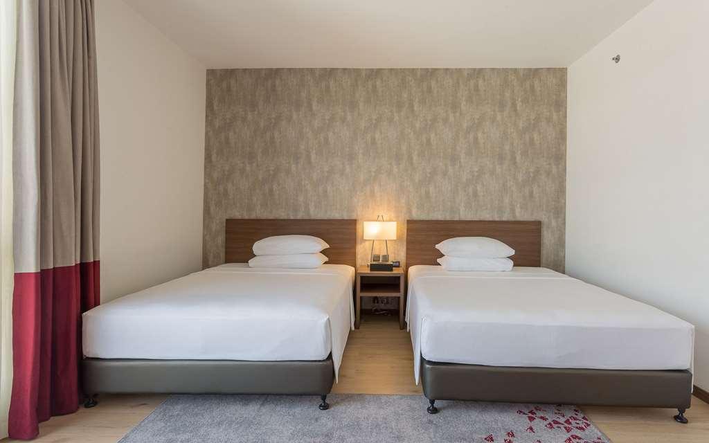 Comfort Hotel Jeddah King Road Стая снимка