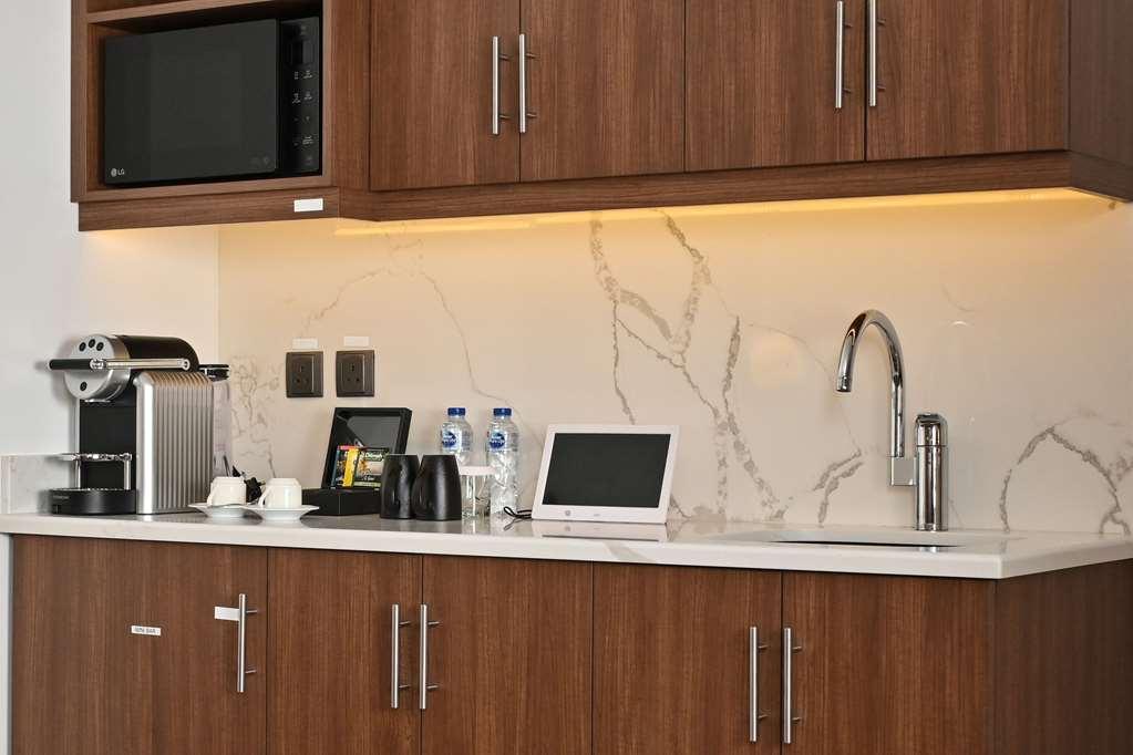 Comfort Hotel Jeddah King Road Стая снимка