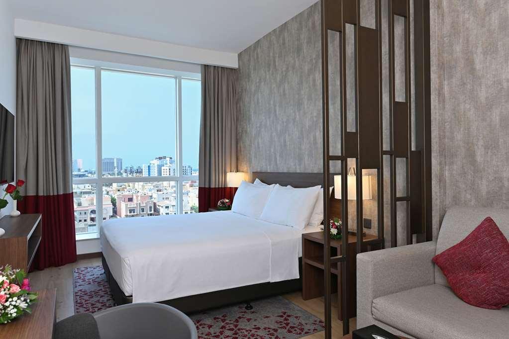 Comfort Hotel Jeddah King Road Стая снимка