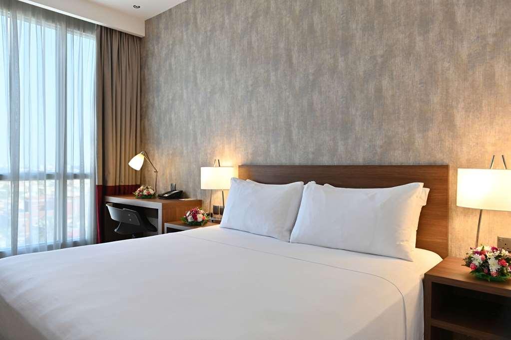 Comfort Hotel Jeddah King Road Стая снимка